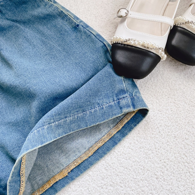 JUMSUIT JEAN TRỄ VAI BÈO