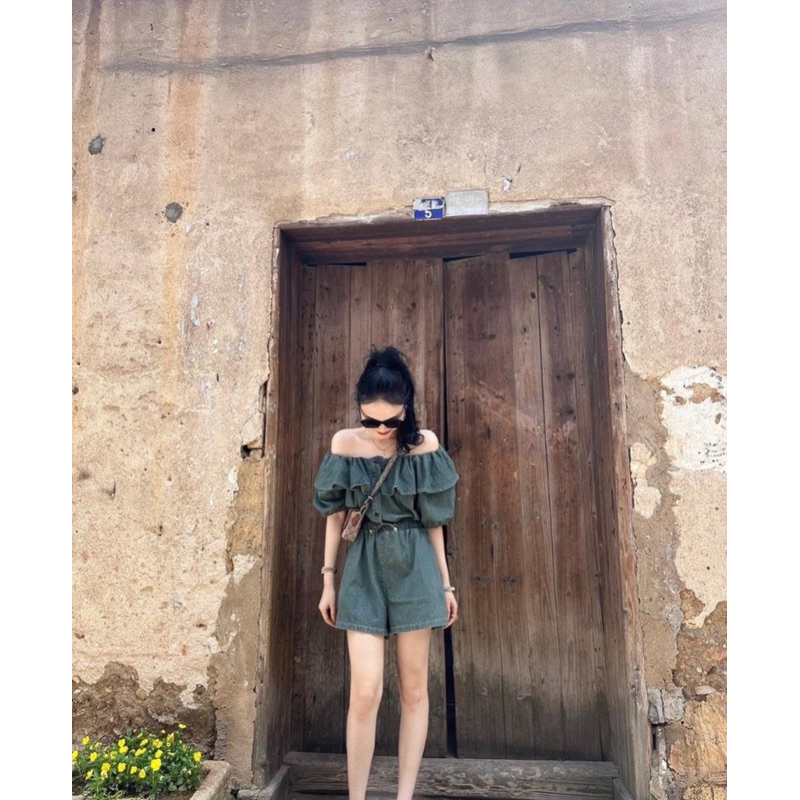 JUMSUIT JEAN TRỄ VAI BÈO