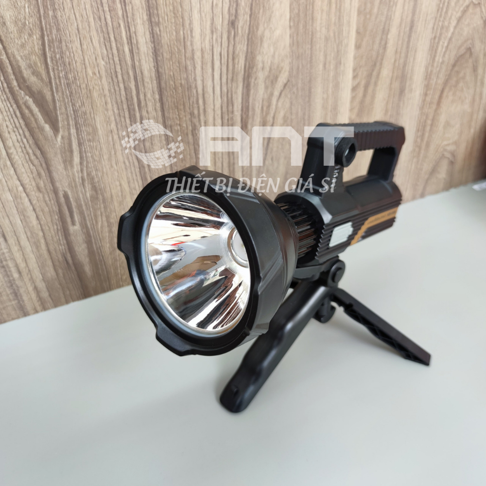 Đèn pin cầm tay siêu sáng chống nước, chiếu xa 500m, có chân đế và cổng sạc USB, NO 1098-1130