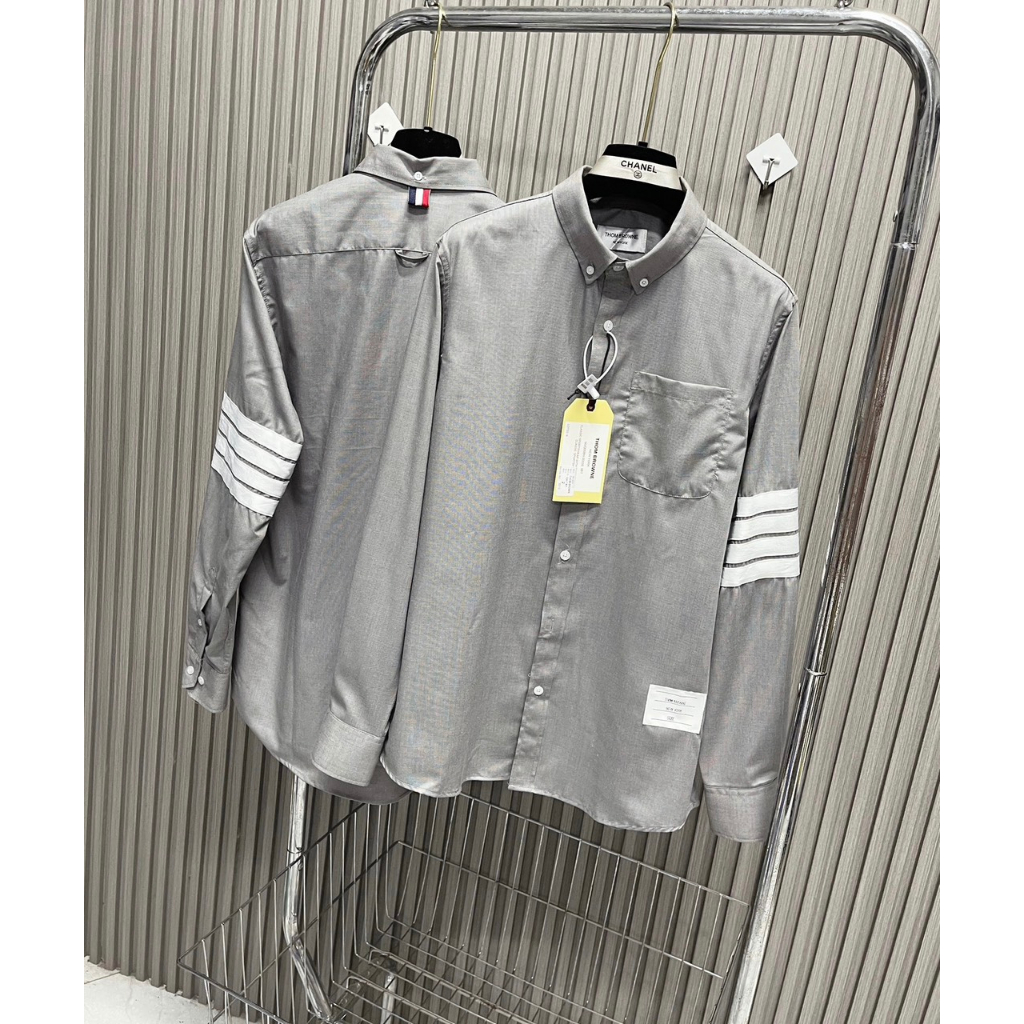 Áo Sơ Mi Thom Browne Nam Nữ Thêu Kẻ Trắng Cực Đẹp - Áo Sơ Mo Thom Browne Xám Kẻ Trắng Cao Cấp