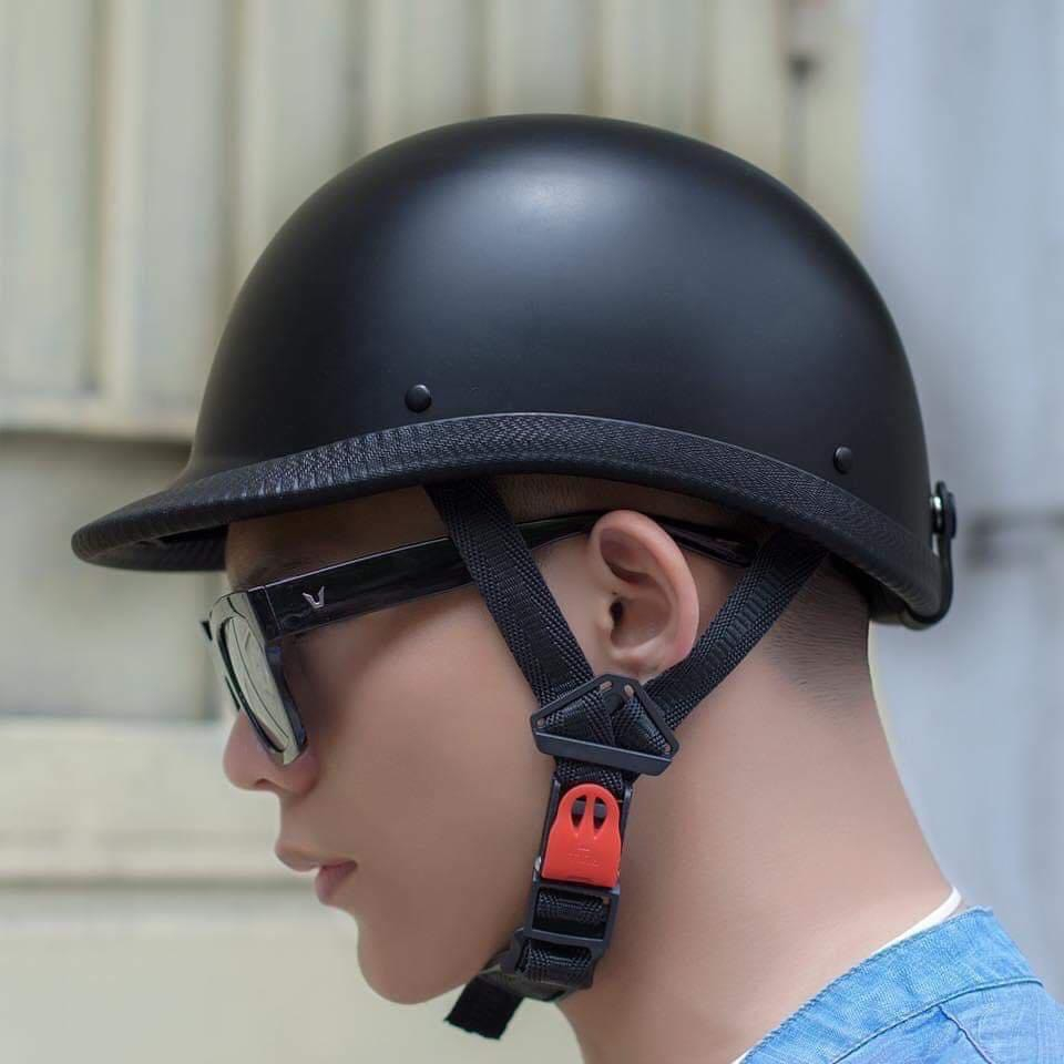 Nón Bảo Hiểm Vỏ Sò Vân Cacbon Cao Cấp Thời Trang Nam Nữ