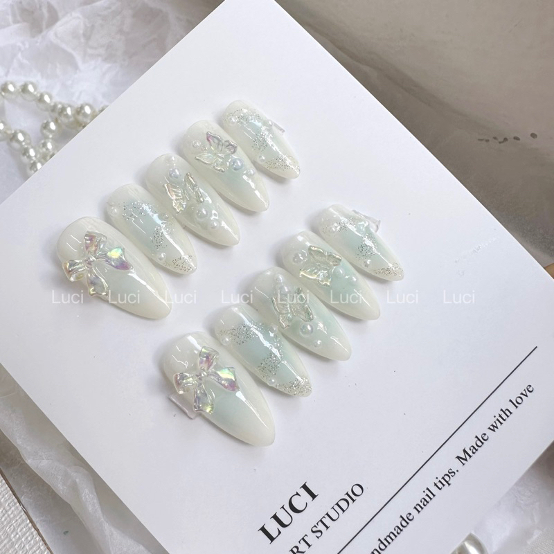 Móng úp thiết kế loang xanh y2k L017 đính charm nơ thuỷ tinh hologram luci.nailbox