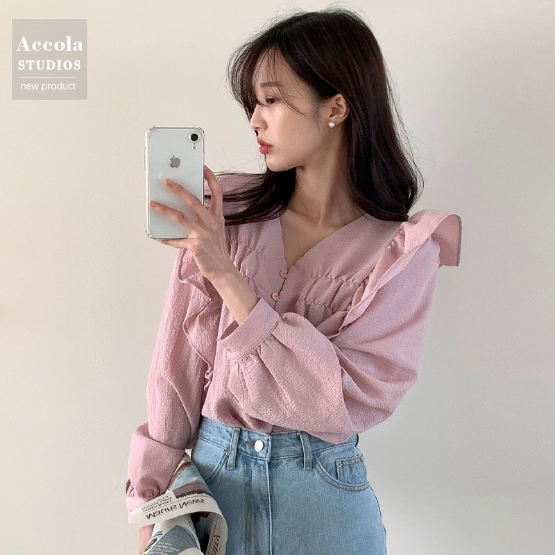 Áo sơ mi nữ dài tay MORAN cổ V phối bèo vai cánh tiên điệu đà màu hồng nhạt