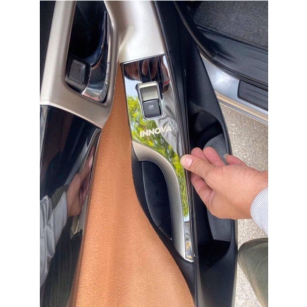 Ốp nội thất xe Toyota Innova 2017 - 2021, 2022, 2023 số tự động, titan phay xước cao cấp