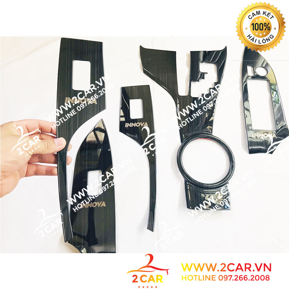 Ốp nội thất xe Toyota Innova 2017 - 2021, 2022, 2023 số tự động, titan phay xước cao cấp