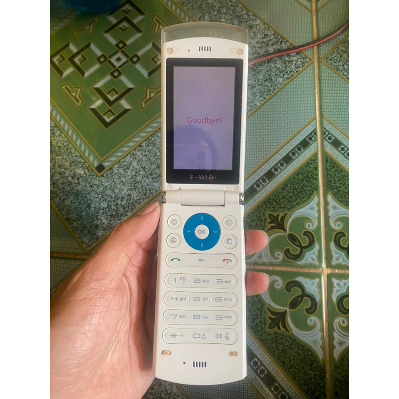 Xác điện thoại LG GD570 màn ngoài độc lạ