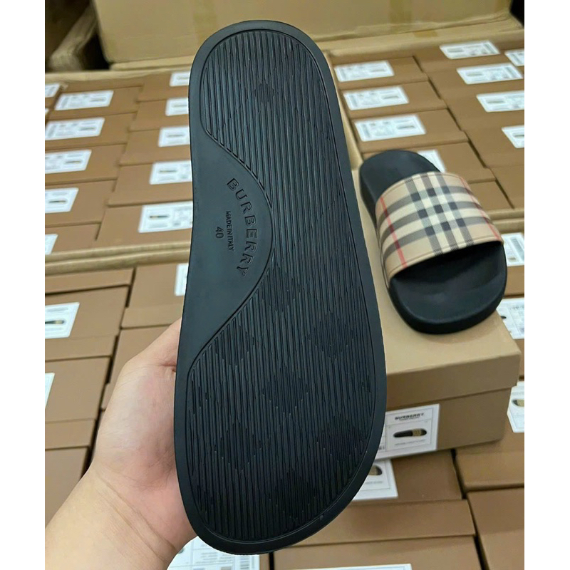 Dép burberry nam kẻ sọc kiểu dáng mới nhất bản like.au đế nhẹ đi êm full giấy tờ phụ kiện
