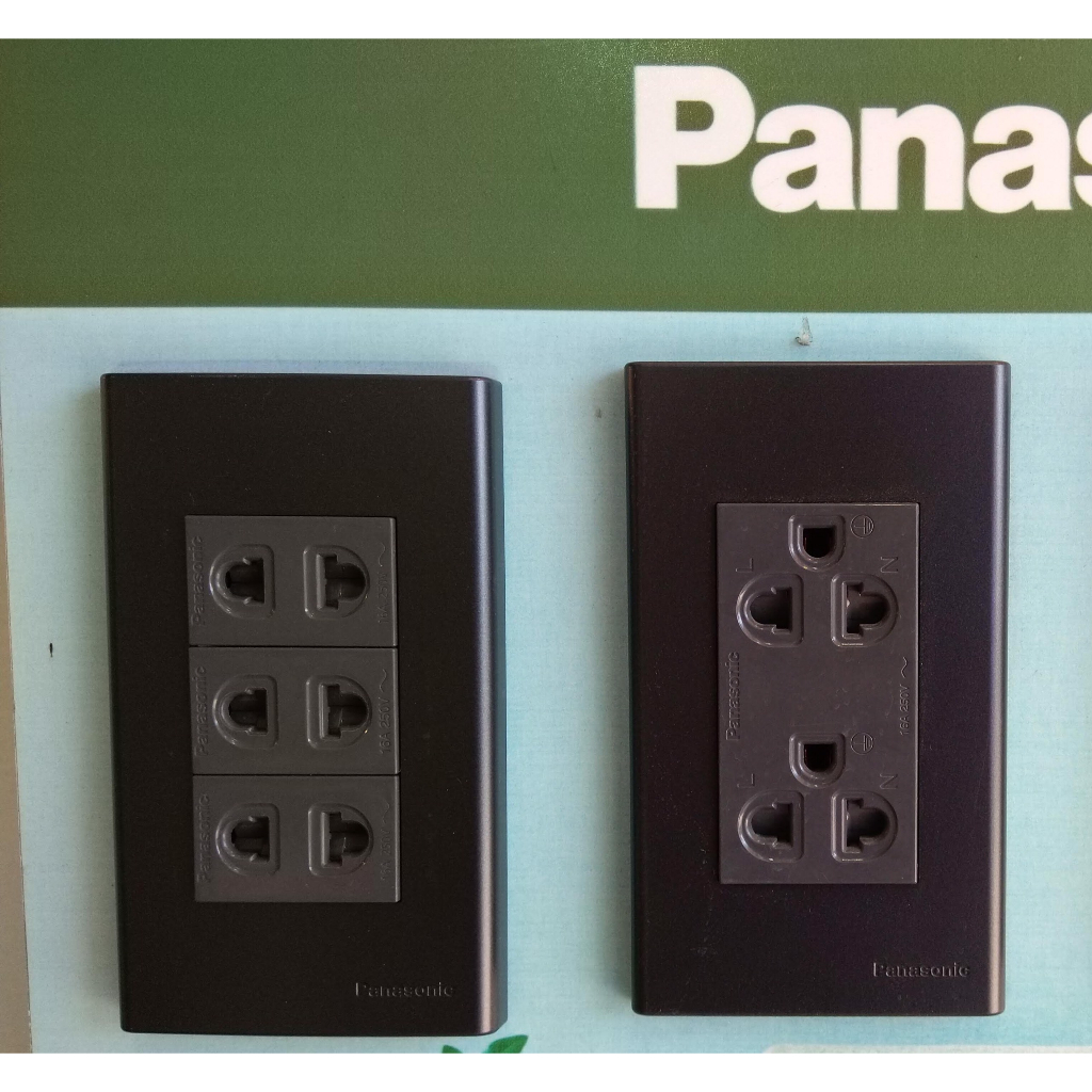 Ổ cắm Panasonic dòng WIDE màu đen