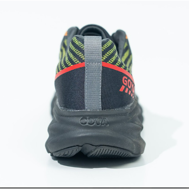 Giày thể thao chạy bộ nam nữ Goya Plus năm 2024 màu đen viền vàng