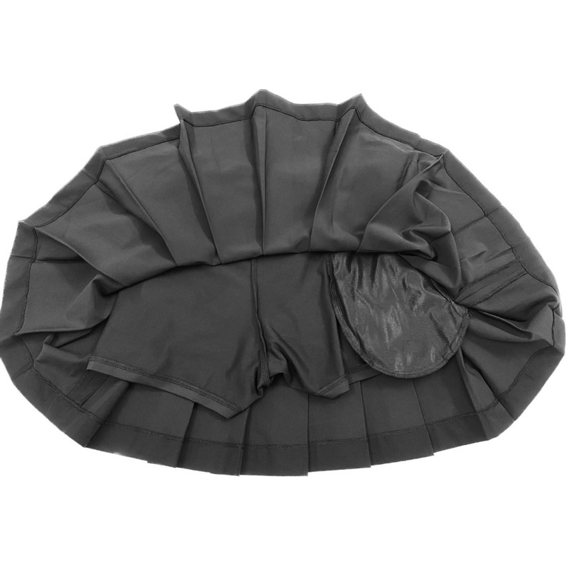 Chân váy golf xếp ly chữ thêu nổi sang trọng. Chân váy golf, tennis cao cấp