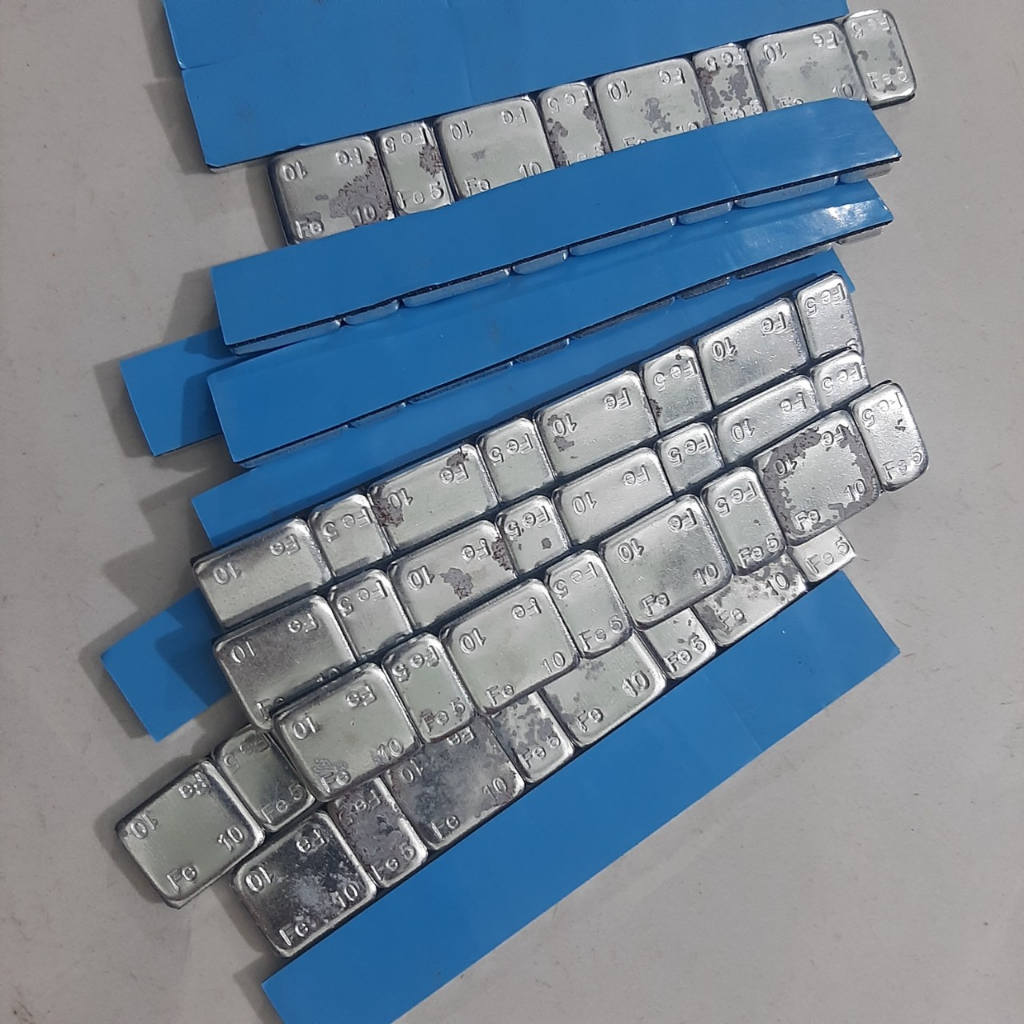 Chì dán cân mâm xe ô tô giá bán 1kg