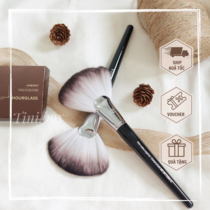 Cọ highlight - phủ phấn dạng quạt lớn Sephora 92 PRO Featherweight fan