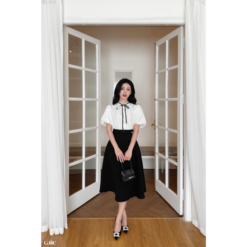 Chân váy midi cạp cao đính cúc Calie CM025