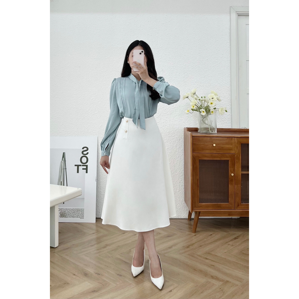 Chân váy midi cạp cao đính cúc Calie CM025