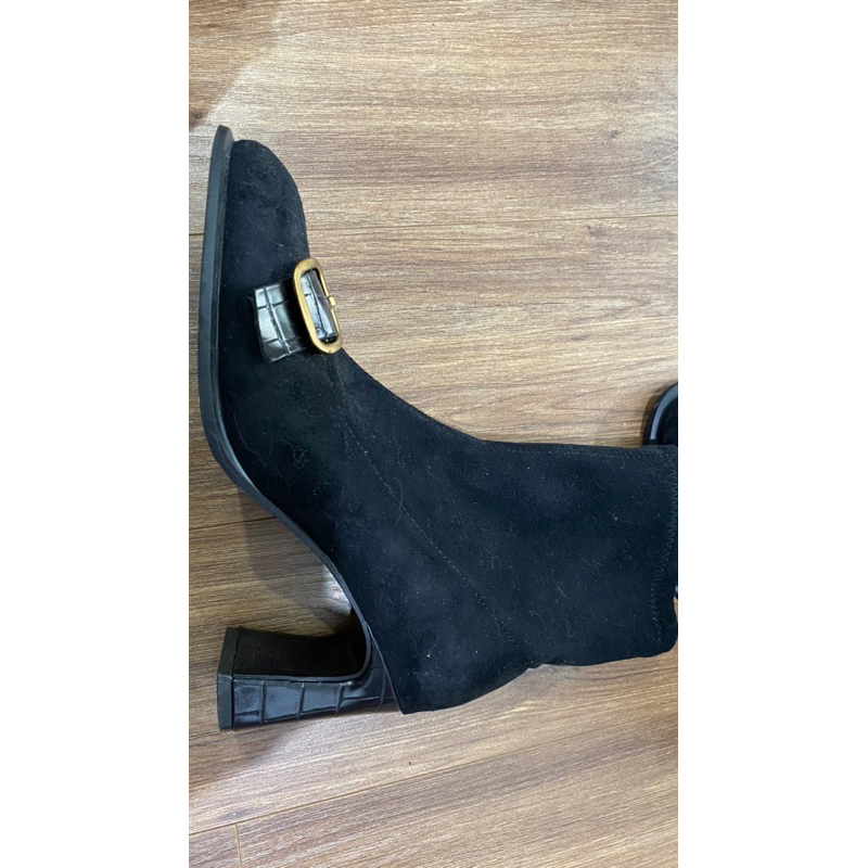 Đôi boost nữ da size 36,5