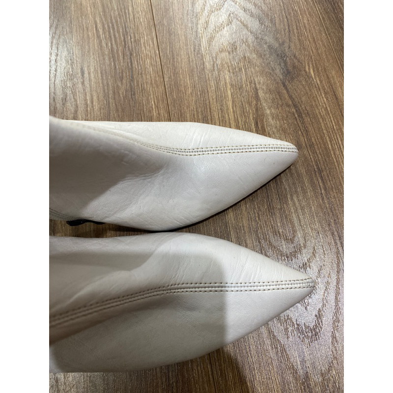 Đôi boost nữ da size 36,5