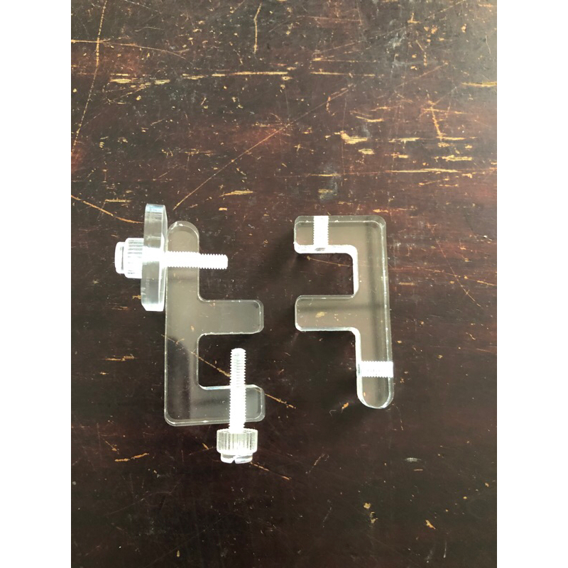 1 Kẹp Mica Giữ Lưới, Vĩ Nhựa Đậy Hồ chống cá nhảy ra ngoài