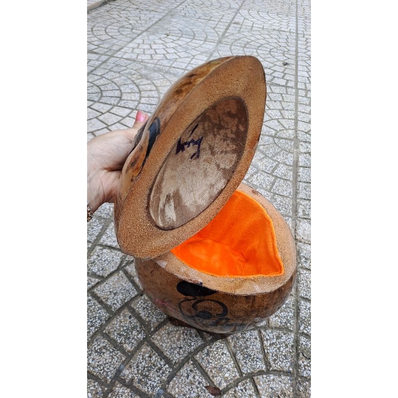 Combo quả dừa giữ nhiệt bình trà có đế, sơn bóng kèm ấm trà một lít, viết chữ thư pháp