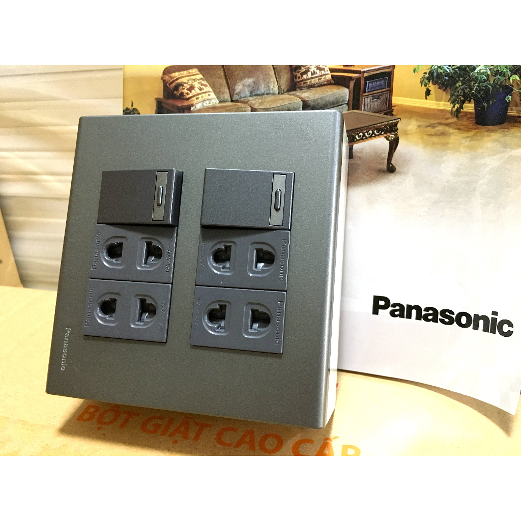 Mặt thiết bị Panasonic dòng WIDE màu đen