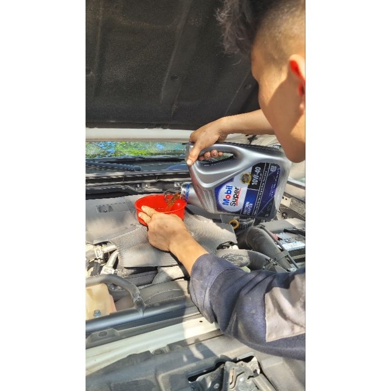 Dầu nhớt xe hơi xe ô tô 10W40 Mobil Super Fiction Fighter 4L nhập khẩu Singapore