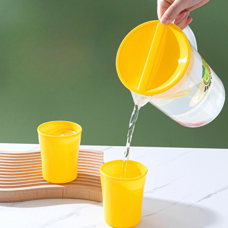 Set Bình kèm 4 cốc nhựa hình Vịt vàng cute định lượng 2000ML