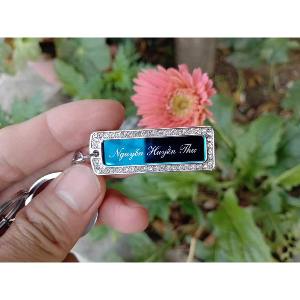 Móc Khóa Khắc Tên, Số Điện Thoại, Thương Hiệu Công Ty kích thước 1,2 * 4cm