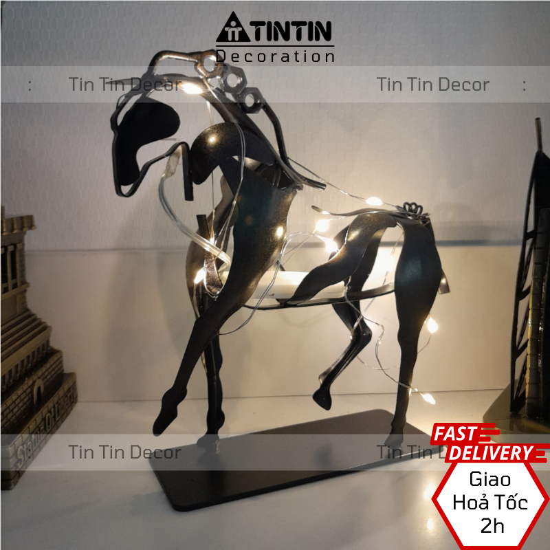 Tượng hình ngựa chiến mã có đèn led làm thủ công bằng thép cỗ điển dùng decor trang trí để bàn - 17cm