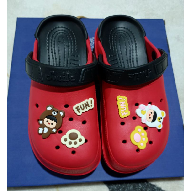 Dép sục nữ cao 6cm , gắn kèm 6 sticker  đẹp và rất êm chân.