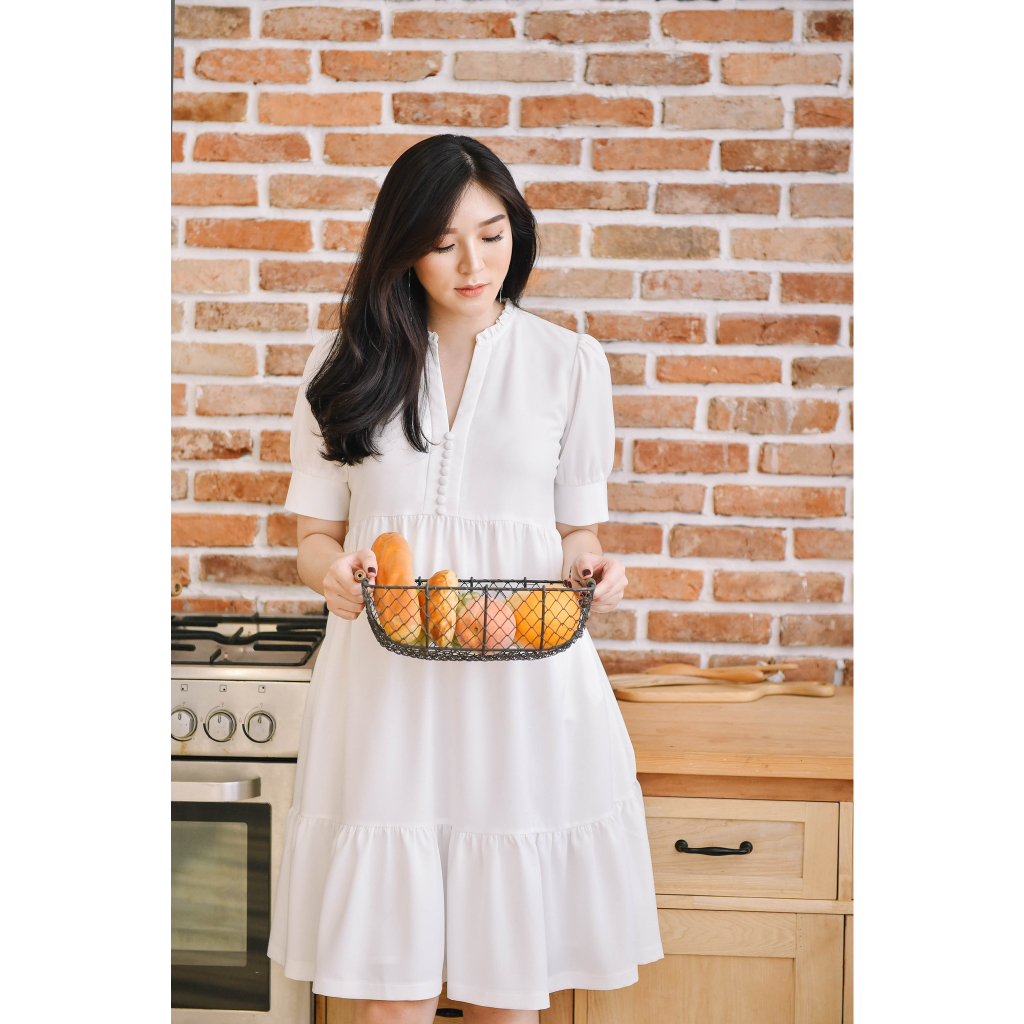 VÁY BẦU CỔ V KHUY CỔ CÁCH ĐIỆU MÀU TRẮNG BESTMUM / D0209