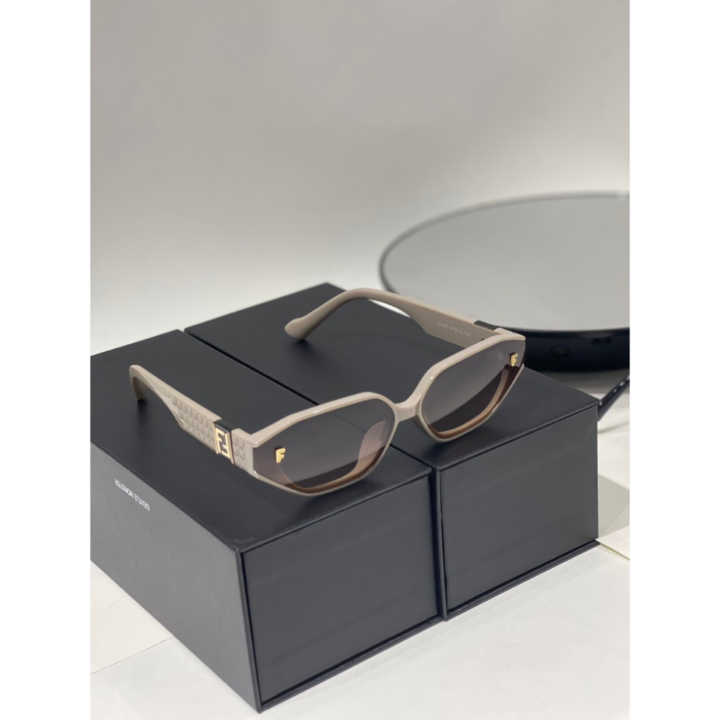 Kính Mát Nam Nữ FENDI Chống UV tặng kèm hộp nhựa.Kính Mát Nam Nữ Thời trang Phong Cách Italy