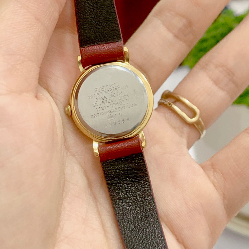Đồng hồ nữ si hiệu Seiko