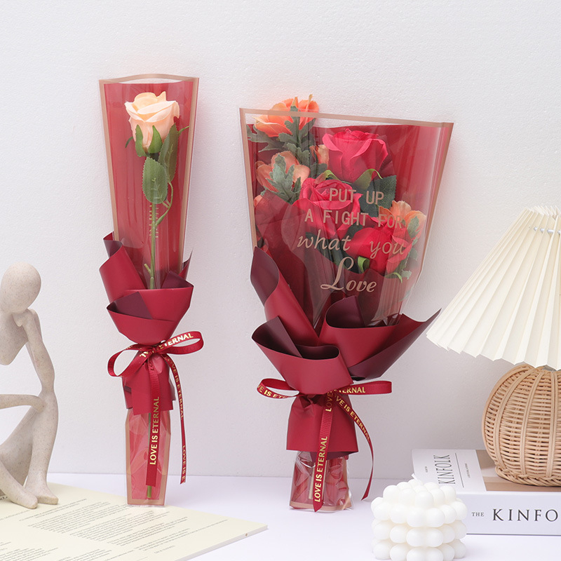 Giấy gói hoa tam giác viền vàng