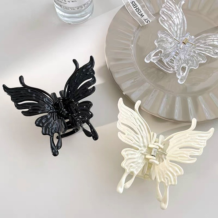 Kẹp gắp bướ m nhựa lớn