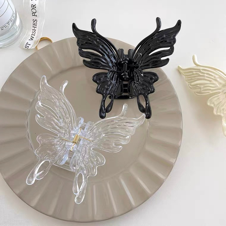 Kẹp gắp bướ m nhựa lớn