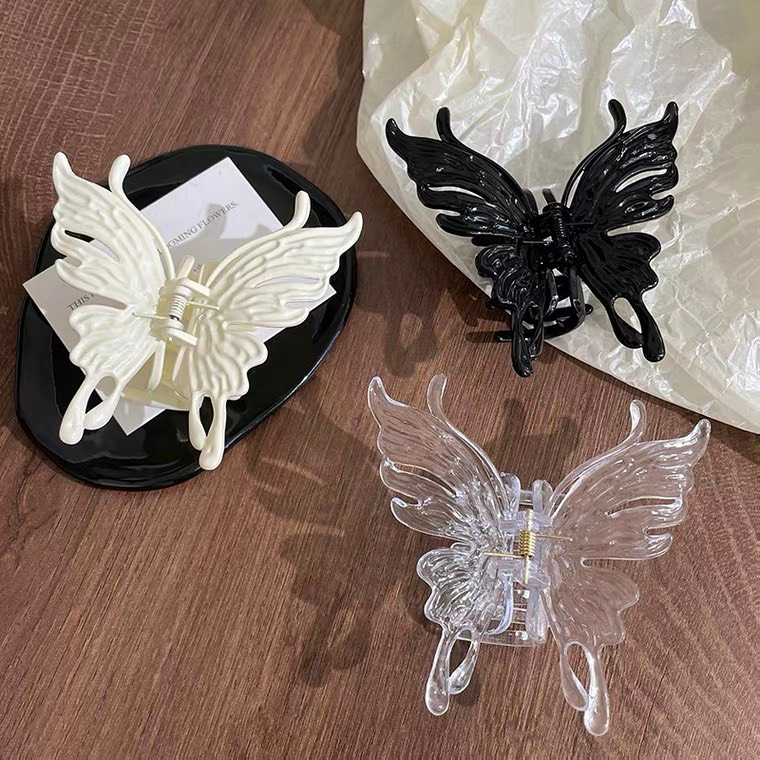 Kẹp gắp bướ m nhựa lớn