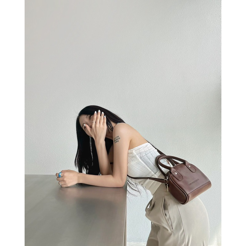 Túi Da Đeo Vai Izzy Carry Bag Chất Liệu Cao Cấp, Bền Bỉ, Thiết Kế Trẻ Trung, Cá Tính