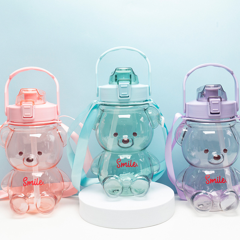 Bình Nước Hình Gấu Cho Bé 1 Lít Siêu Đáng Yêu Có Dây Đeo Kèm Ống Hút Cao Cấp