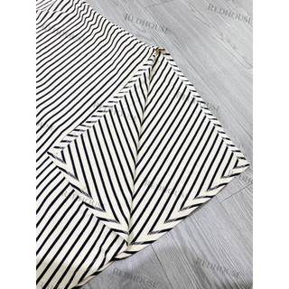 Váy cotton tăm xếp ly eo xẻ bên