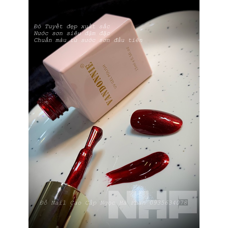 Sơn đỏ tuyết đẹp