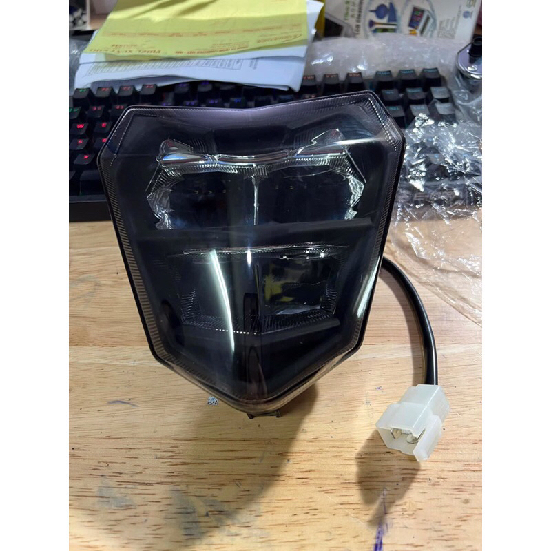 Đèn Led Zinpat 2 tầng xe điện xmen đen khói( DC 12v)