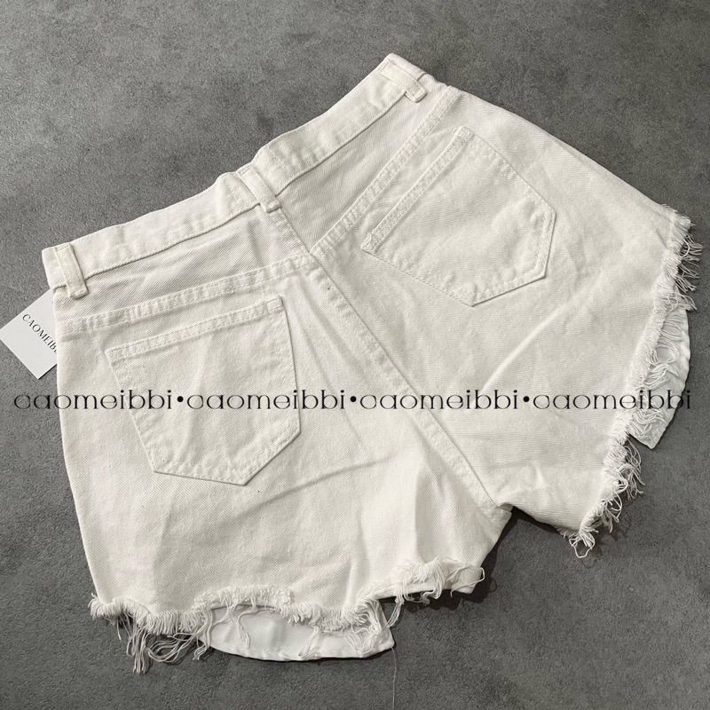 Quần Short Xám / Trắng / Xanh Rách Kiểu Lộ Túi
