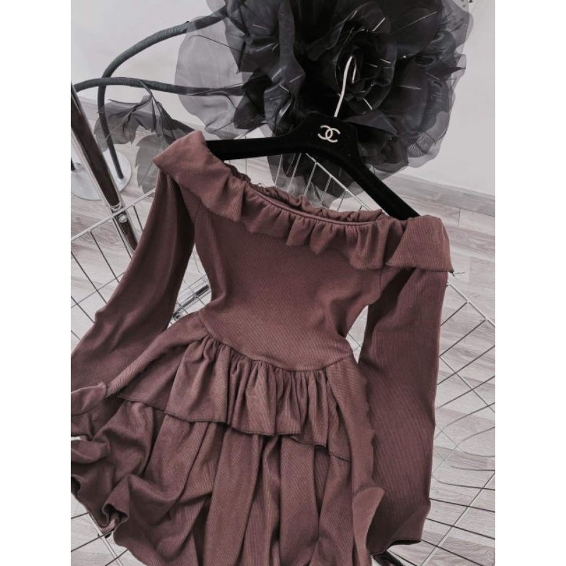 Đầm nâu trễ vai nhiều tầng dây rớt DD231