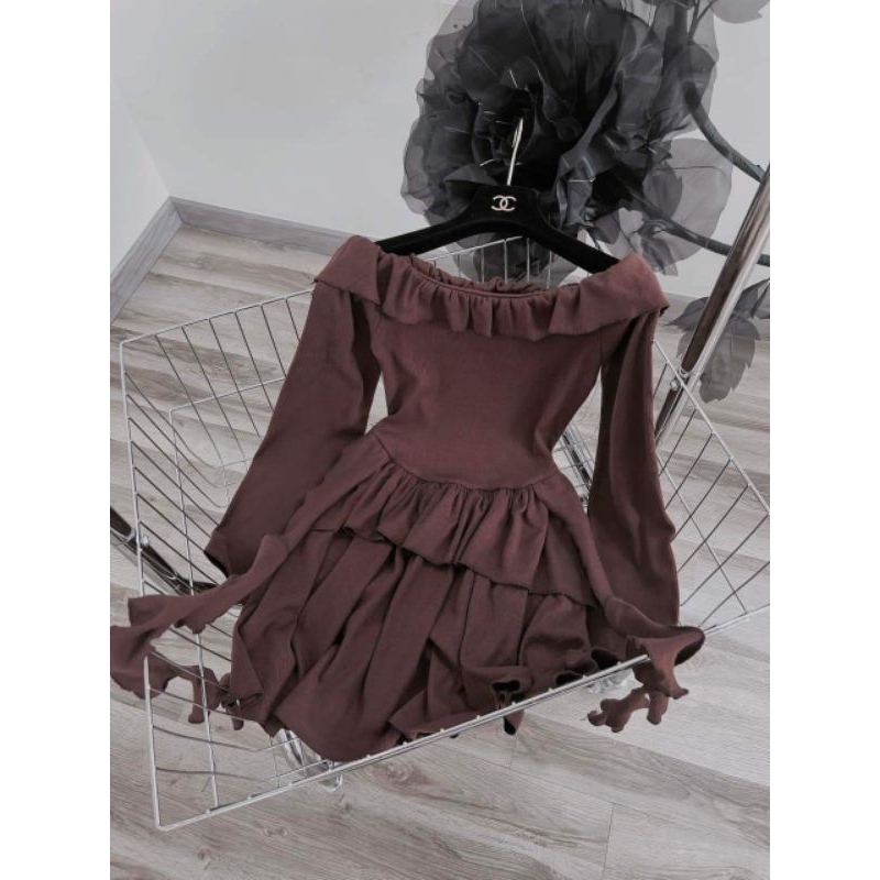 Đầm nâu trễ vai nhiều tầng dây rớt DD231