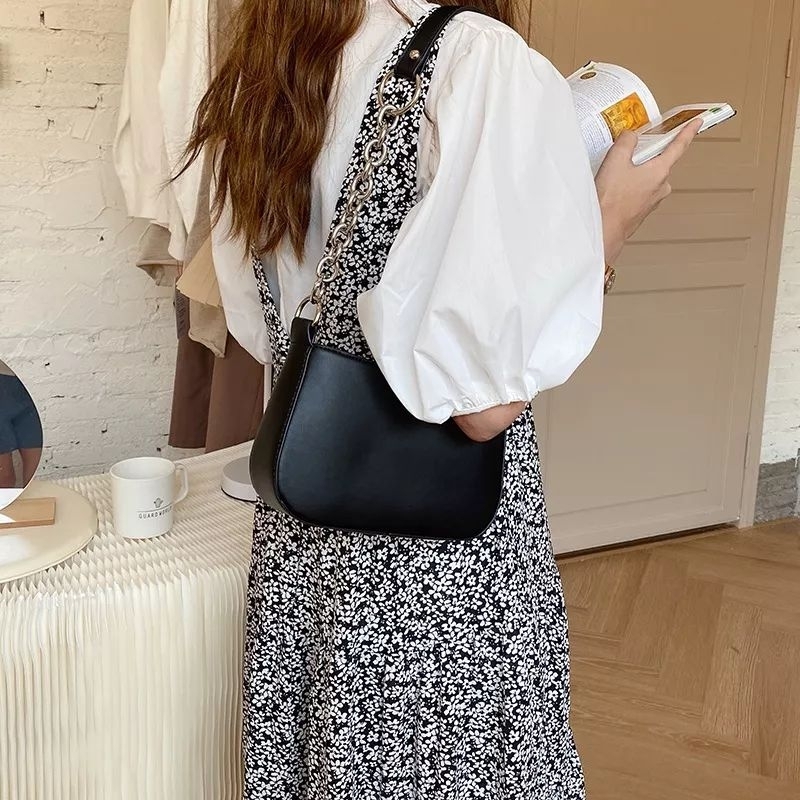 Túi kẹp nách da PU basic dây xích hàng loại 1 DT067