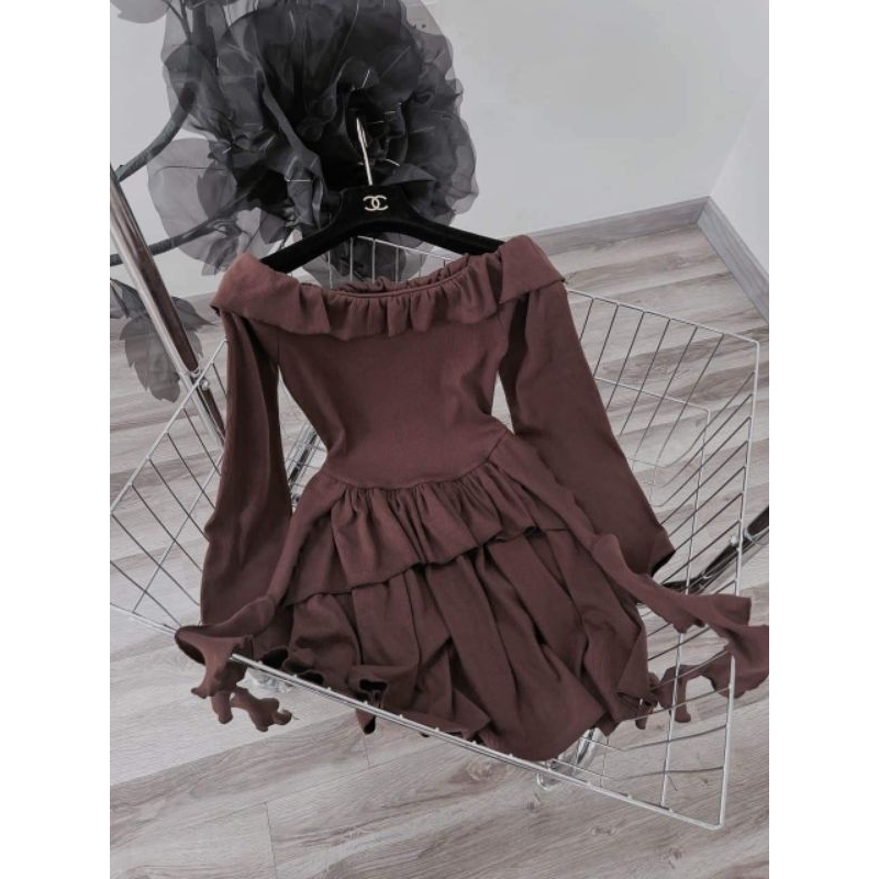 Đầm nâu trễ vai nhiều tầng dây rớt DD231