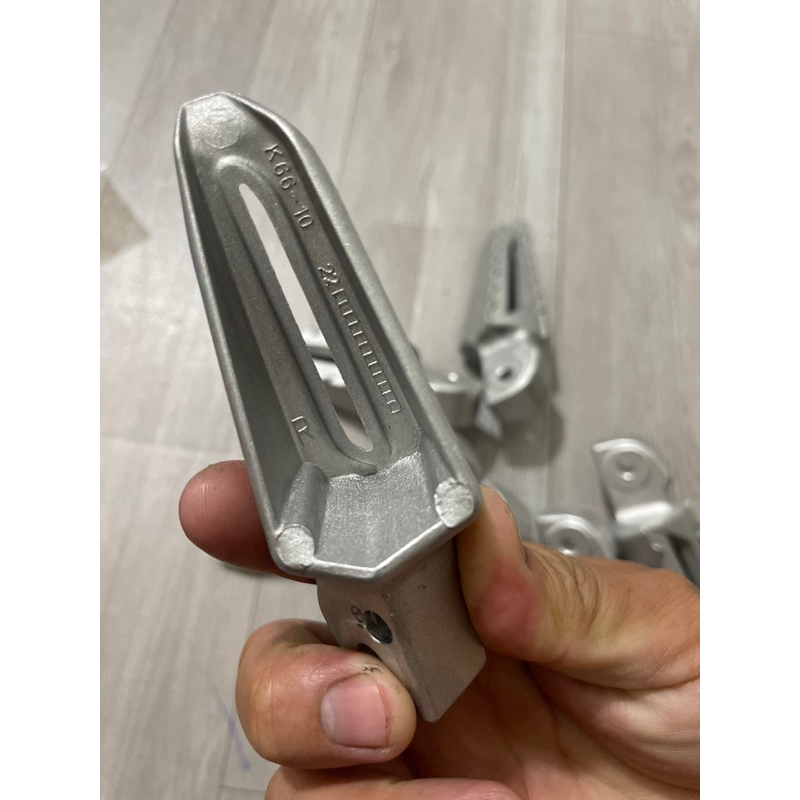 Gác Chân sau xe Ab,vario,…