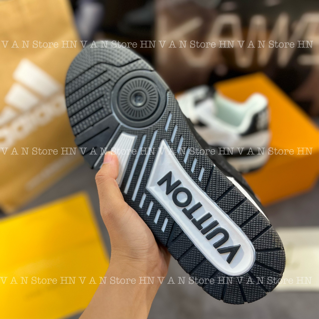 Giày Thể Thao LV Trainer Signature 54 Đen Trắng, Giày Thể Thao Nam Nữ Nug Ali LV Trainer 54  Black White Quảng Châu