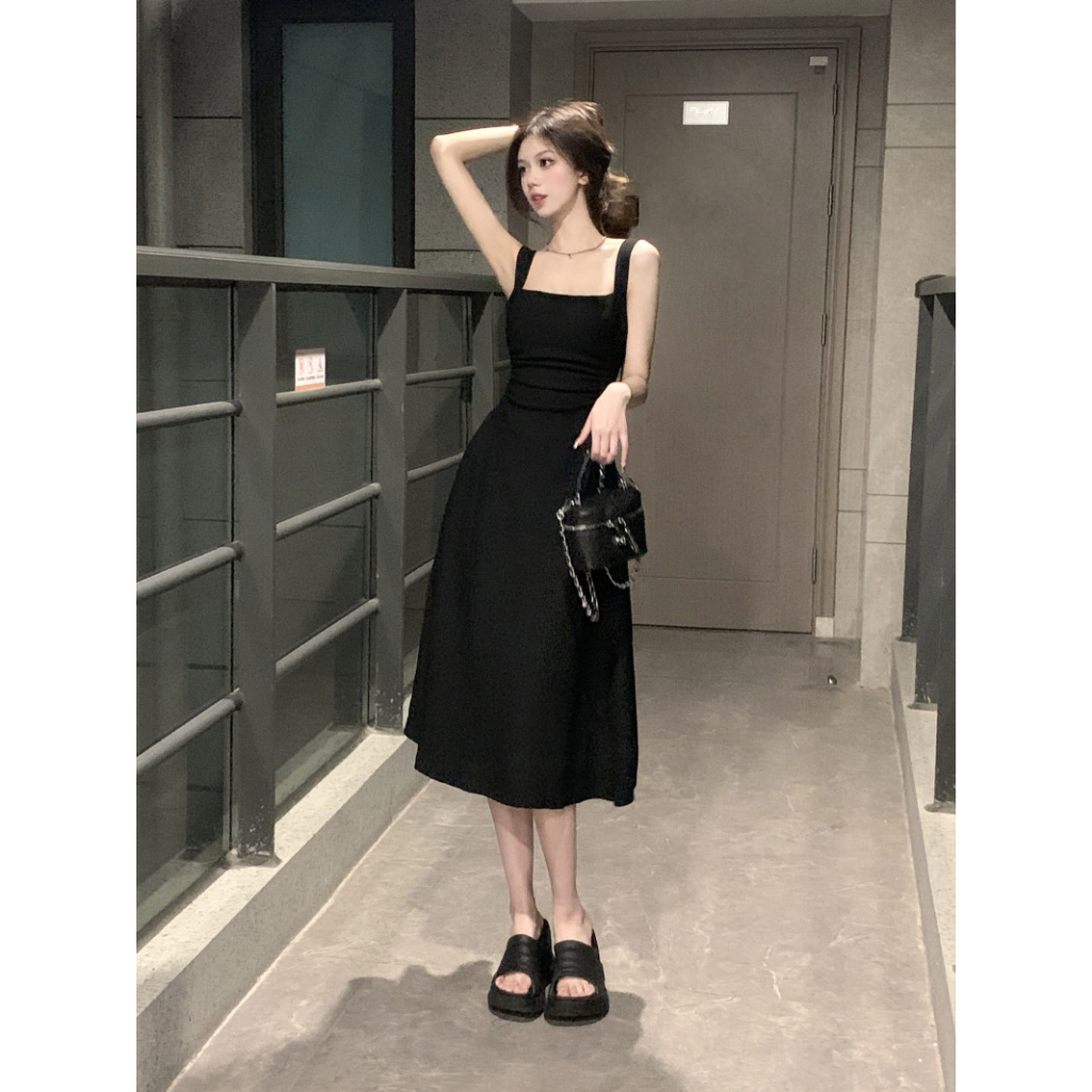 Váy hai dây đen dáng chữ A nhún eo che bụng phong cách Hàn