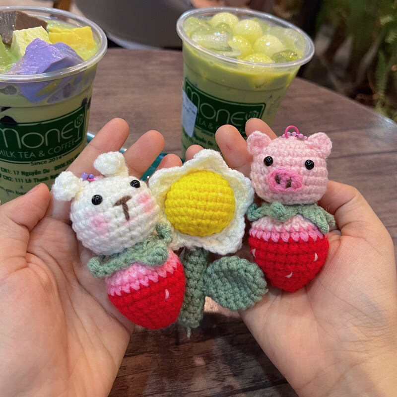 móc khoá bằng len heo - thỏ trái dâu 🐷🐰🍓