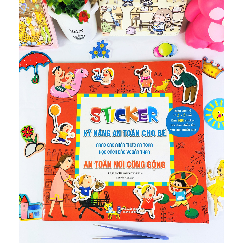 Sách Sticker Kỹ năng an toàn cho bé - An toàn nơi công cộng - ndbooks
